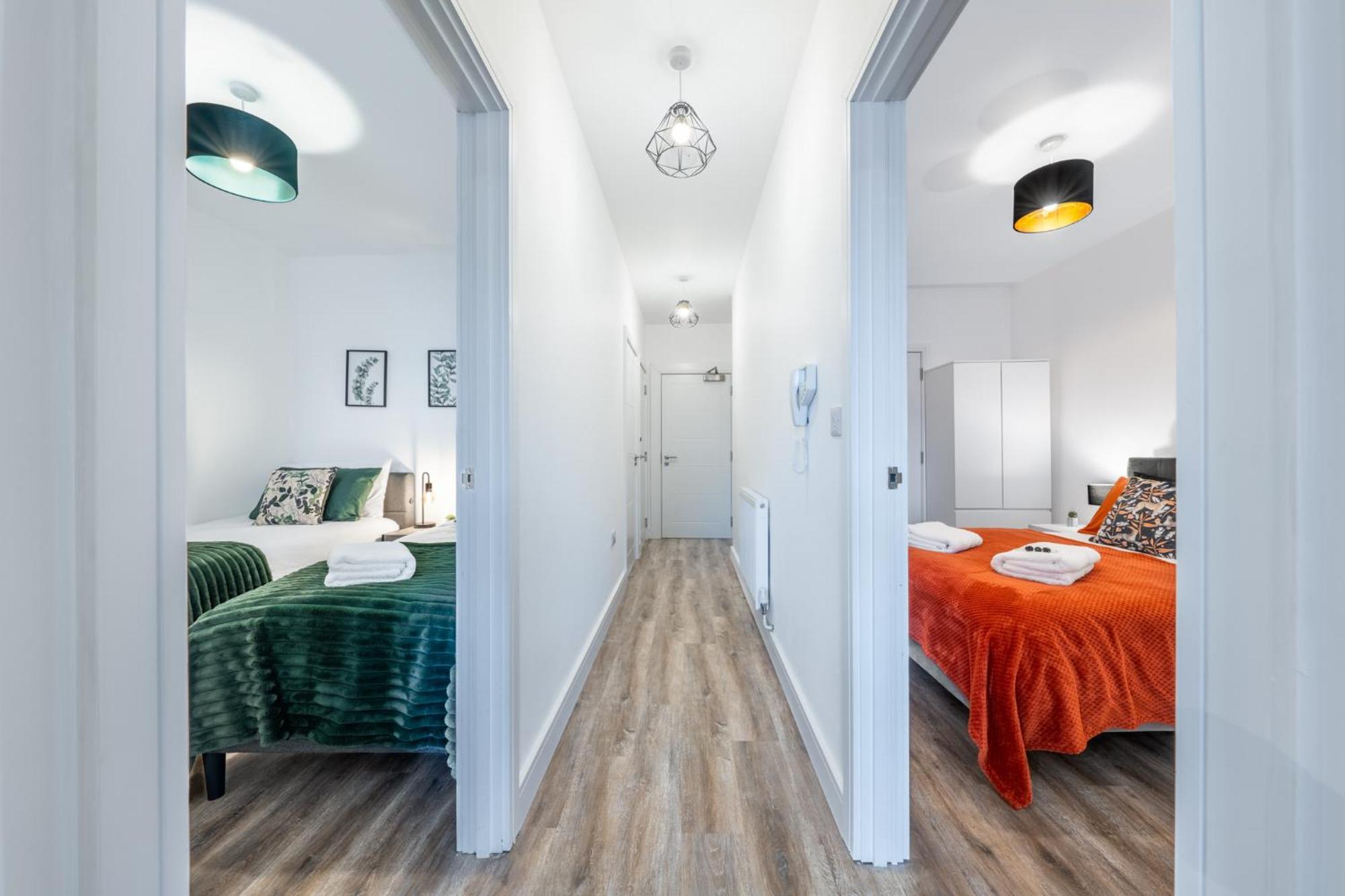 Potters Bar - Free Parking - Private Bathroom - Netflix - 4 Mins Walk To Station - 20 Mins Direct Trains To London 외부 사진